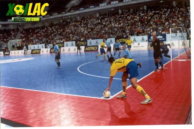 Cầu thủ thực hiện đá phạt góc